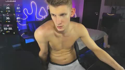 Snapshot of bradmaloney chatting on 11.01.25 brad maloney online show from 11.01.25