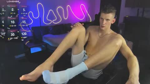 Snapshot of bradmaloney chatting on 11.21.25 brad maloney online show from 11.21.25