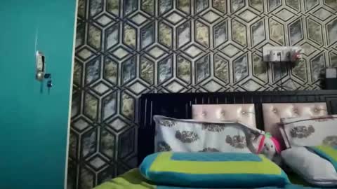 Snapshot of brahminhugedick chatting on 11.28.25 Klaus online show from 11.28.25