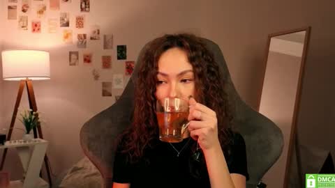 Snapshot of branchwithflowers chatting on 11.11.25 Lilly online show from 11.11.25