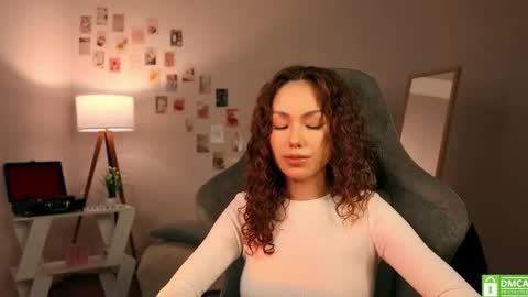 Snapshot of branchwithflowers chatting on 11.19.25 Lilly online show from 11.19.25