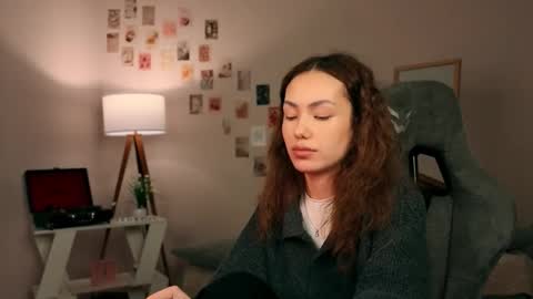 Snapshot of branchwithflowers chatting on 11.28.25 Lilly online show from 11.28.25