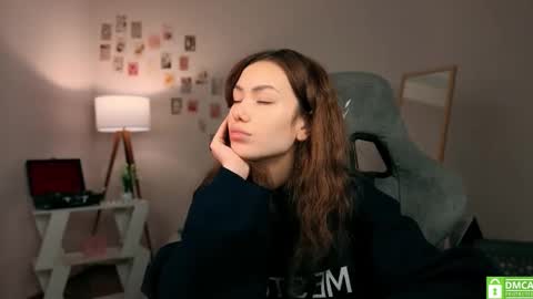 Snapshot of branchwithflowers chatting on 12.03.25 Lilly online show from 12.03.25