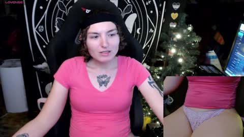 Snapshot of brandiwrld999 chatting on 12.28.24 BrandiWRLD999 online show from 12.28.24