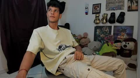 Snapshot of brandonstonexl chatting on 03.10.26 Brandon Stone online show from 03.10.26