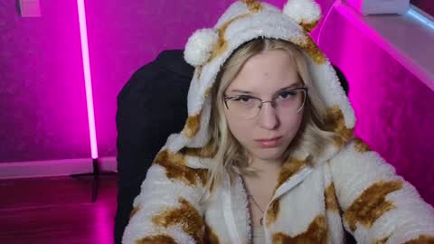 Belle  online show from 01.04.25