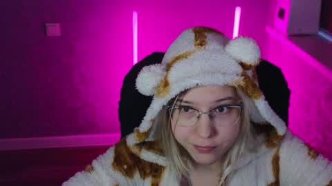 Belle  online show from 02.06.25