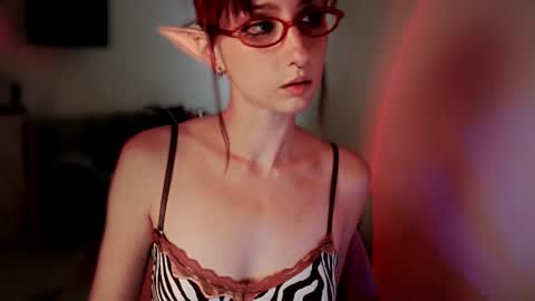 Snapshot of brandy_queen chatting on 11.26.25 Aurorabut ur dad just calls me Rory online show from 11.26.25