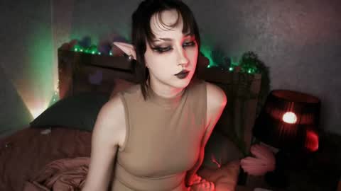 Snapshot of brandy_queen chatting on 02.19.26 Aurorabut ur dad just calls me Rory online show from 02.19.26