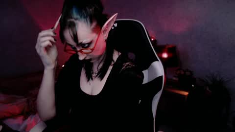 Snapshot of brandy_queen chatting on 04.04.26 Aurorabut ur dad just calls me Rory online show from 04.04.26