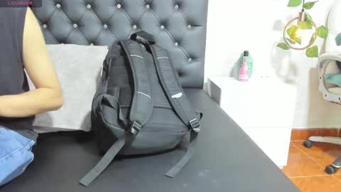 Snapshot of brann_tadzio chatting on 12.14.25 online show from 12.14.25