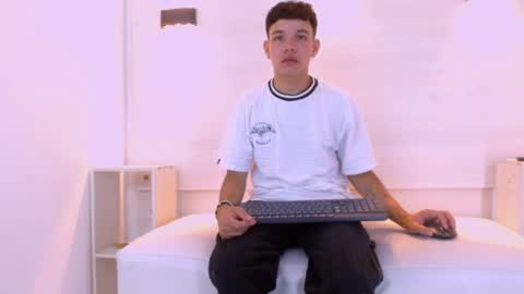 Snapshot of bratt_sanderz chatting on 03.02.26 Bratt Sanderz online show from 03.02.26