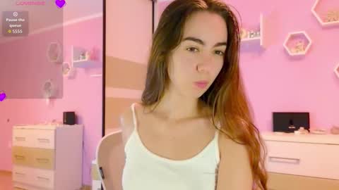 Snapshot of bratty_bun chatting on 11.09.25 Annie online show from 11.09.25