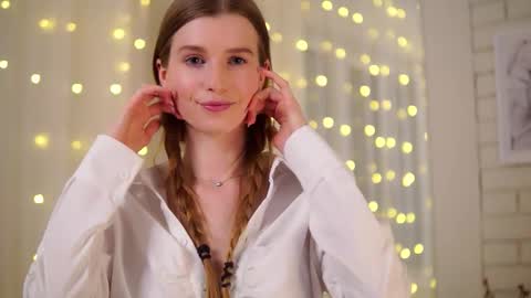 Snapshot of brave_journey chatting on 03.03.25 Eli online show from 03.03.25