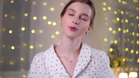 Snapshot of brave_journey chatting on 03.04.25 Eli online show from 03.04.25