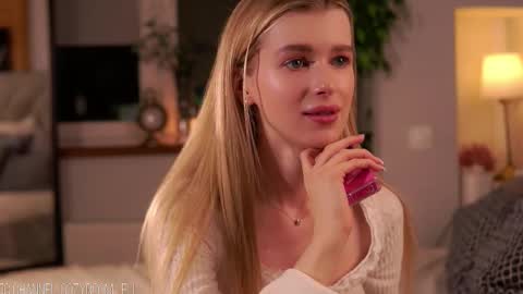 Snapshot of brave_journey chatting on 09.10.25 Eli online show from 09.10.25