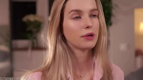 Snapshot of brave_journey chatting on 09.30.25 Eli online show from 09.30.25