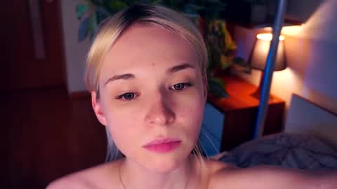 Mia Bunyard online show from 03.12.25