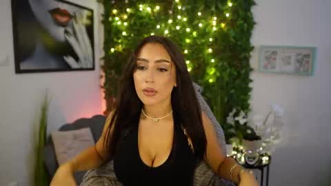 Snapshot of bree__morgan chatting on 09.28.25 Bree online show from 09.28.25