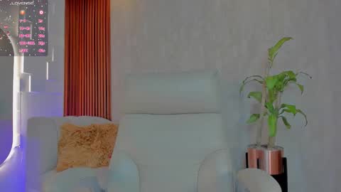 Snapshot of breex_ chatting on 03.02.26 Breex online show from 03.02.26