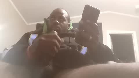 Snapshot of breeze316 chatting on 11.17.25 breeze316 online show from 11.17.25