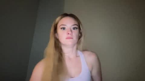 Snapshot of breezybabyy00 chatting on 11.07.25 Brooke baby online show from 11.07.25