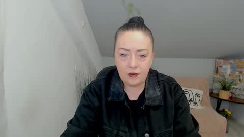 Brenda Skye online show from 11.04.25