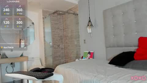 Snapshot of brenda_storm chatting on 09.20.25 Brenda online show from 09.20.25