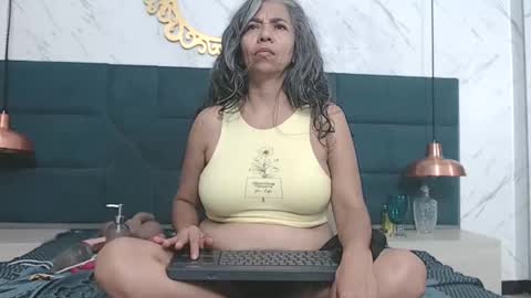 Snapshot of brenda_velasquez chatting on 04.19.26 BRENDA VELASQUEZ online show from 04.19.26
