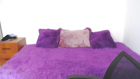 Snapshot of brendasantos_77 chatting on 10.21.25 brendasantos_77 online show from 10.21.25