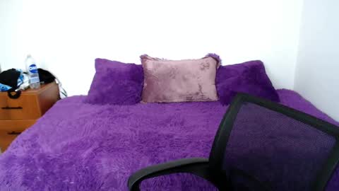 Snapshot of brendasantos_77 chatting on 10.28.25 brendasantos_77 online show from 10.28.25