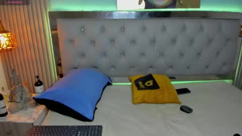 Snapshot of brent18_ chatting on 11.11.25 Esteban online show from 11.11.25