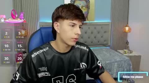 Snapshot of brent18_ chatting on 12.01.25 Esteban online show from 12.01.25