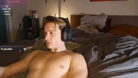 Snapshot of brentonverde chatting on 01.03.25 brentonverde online show from 01.03.25