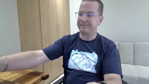 Snapshot of brettdj chatting on 12.16.25 Brett online show from 12.16.25