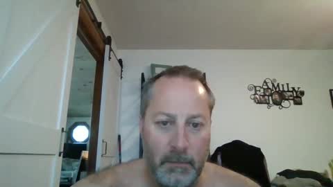Snapshot of brettsky chatting on 10.12.25 hey online show from 10.12.25