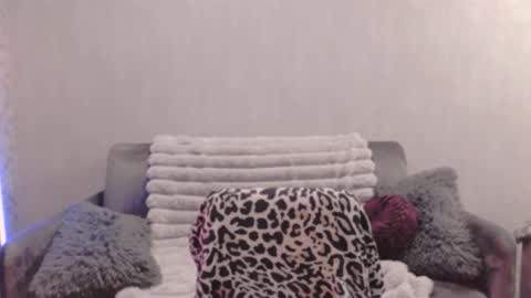 bri_fox online show from 11.17.25