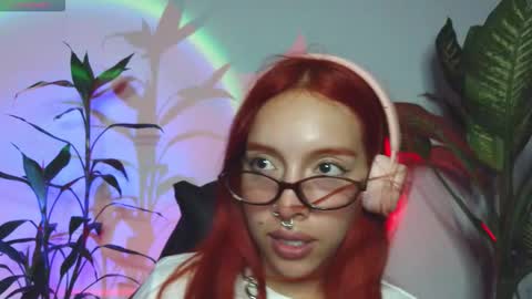 Snapshot of bri_von_dhara_ chatting on 11.12.25 Bri online show from 11.12.25