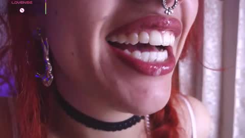 Snapshot of bri_von_dhara_ chatting on 11.26.25 Bri online show from 11.26.25