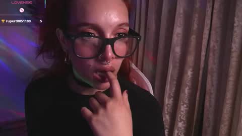 Snapshot of bri_von_dhara_ chatting on 12.17.25 Bri online show from 12.17.25