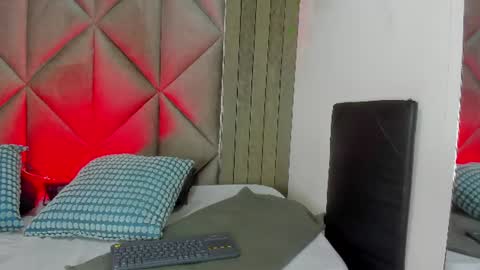 Snapshot of briaconner_ chatting on 06.25.26 B R I A online show from 06.25.26