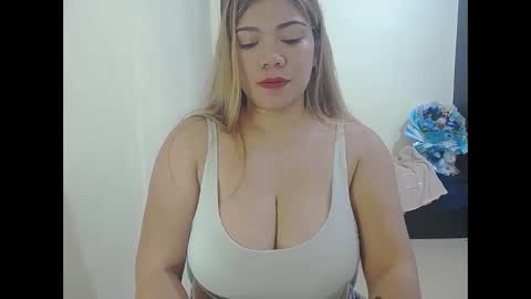 Snapshot of briana_lovexx chatting on 05.29.26 Briana online show from 05.29.26