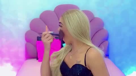 Snapshot of briana_sex32 chatting on 12.24.24 BRIANA online show from 12.24.24