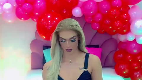 Snapshot of briana_sex32 chatting on 12.25.24 BRIANA online show from 12.25.24