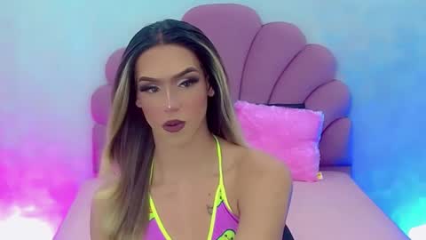 Snapshot of briana_sex32 chatting on 01.22.25 BRIANA online show from 01.22.25