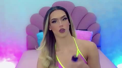 Snapshot of briana_sex32 chatting on 01.22.25 BRIANA online show from 01.22.25