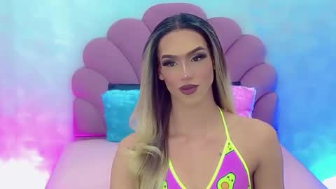 Snapshot of briana_sex32 chatting on 01.22.25 BRIANA online show from 01.22.25