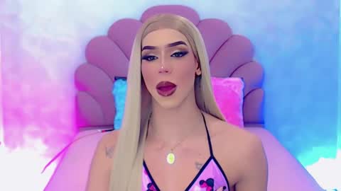 Snapshot of briana_sex32 chatting on 01.28.25 BRIANA online show from 01.28.25