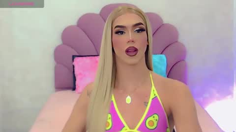 Snapshot of briana_sex32 chatting on 02.14.25 BRIANA online show from 02.14.25