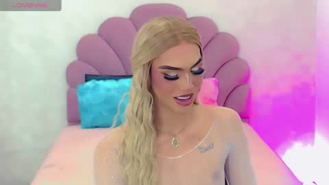 Snapshot of briana_sex32 chatting on 02.15.25 BRIANA online show from 02.15.25